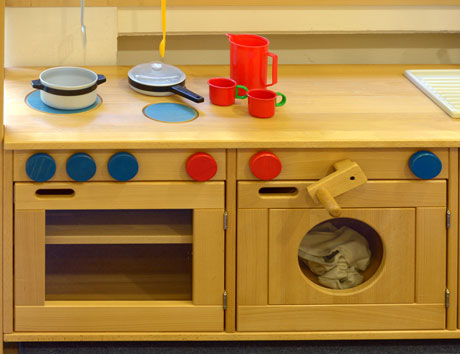 Spielküche für Kinder aus Holz